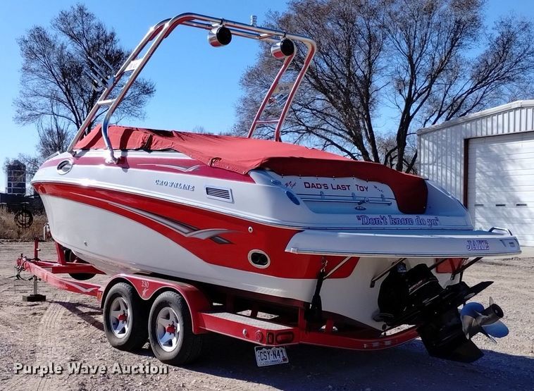 image for item LN9975 2003 Crownline  230BR boat