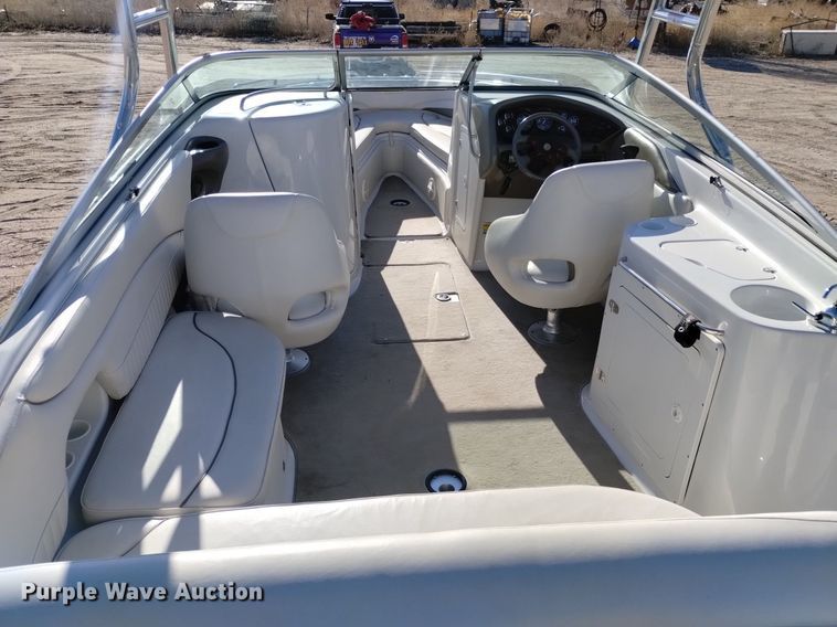 image for item LN9975 2003 Crownline  230BR boat