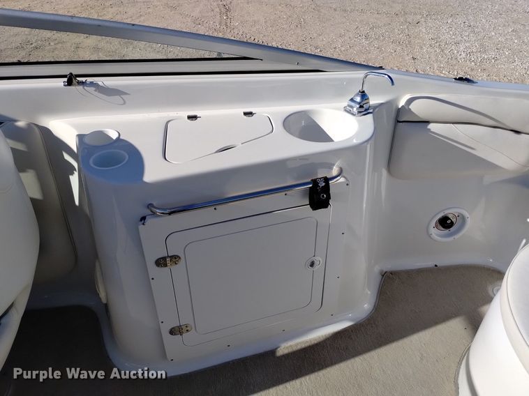 image for item LN9975 2003 Crownline  230BR boat