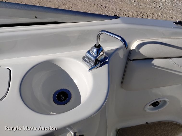 image for item LN9975 2003 Crownline  230BR boat