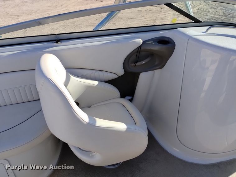 image for item LN9975 2003 Crownline  230BR boat