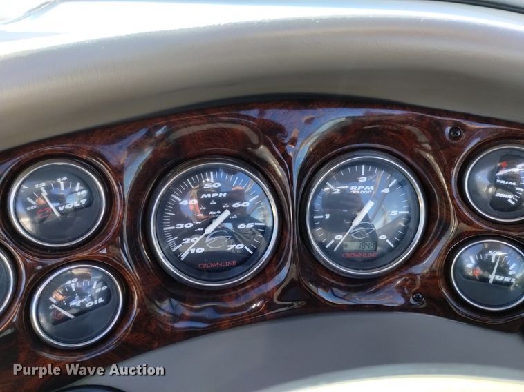 image for item LN9975 2003 Crownline  230BR boat