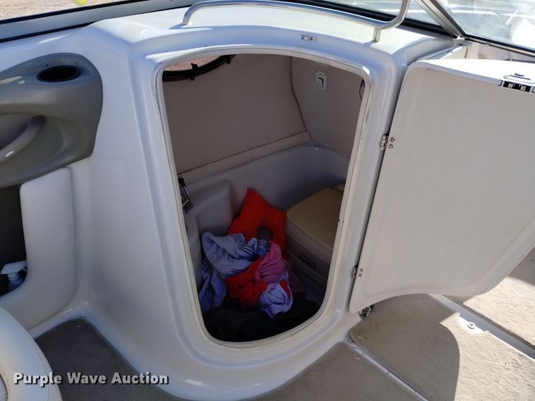 image for item LN9975 2003 Crownline  230BR boat