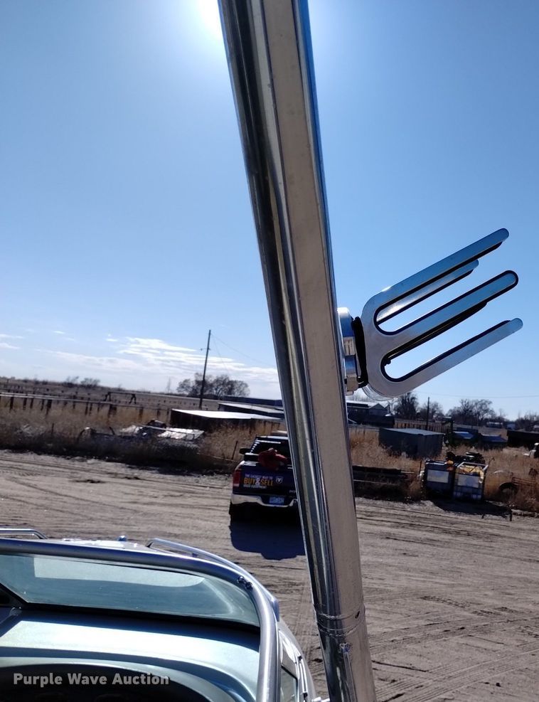 image for item LN9975 2003 Crownline  230BR boat