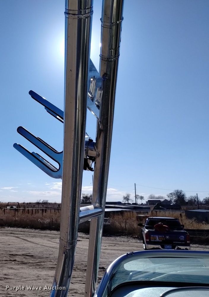 image for item LN9975 2003 Crownline  230BR boat