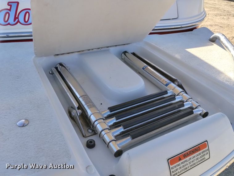 image for item LN9975 2003 Crownline  230BR boat