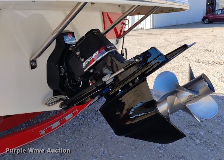 image for item LN9975 2003 Crownline  230BR boat