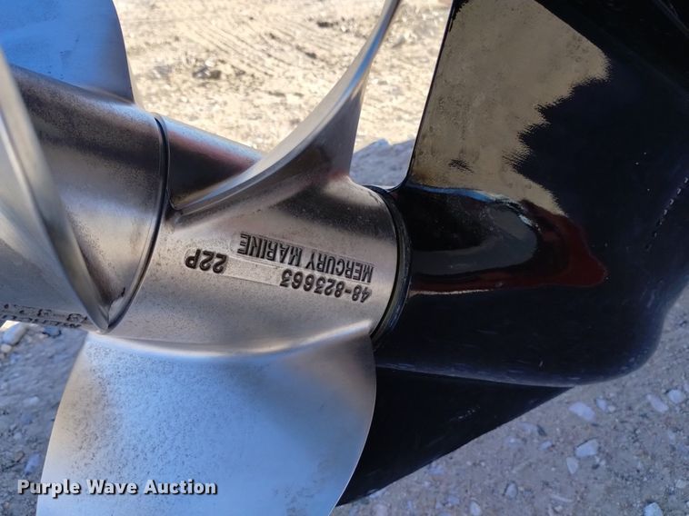 image for item LN9975 2003 Crownline  230BR boat