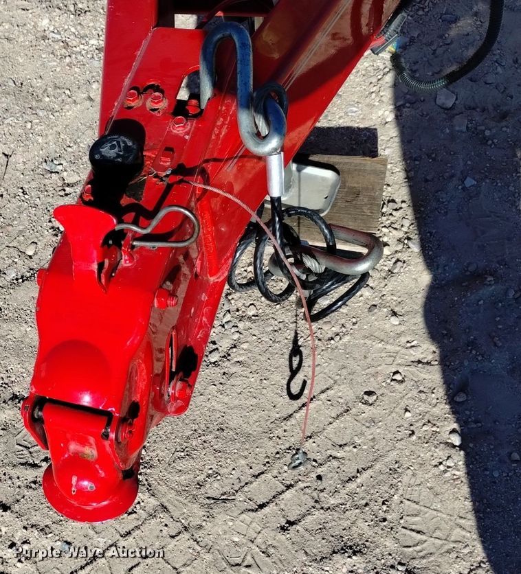 image for item LN9975 2003 Crownline  230BR boat