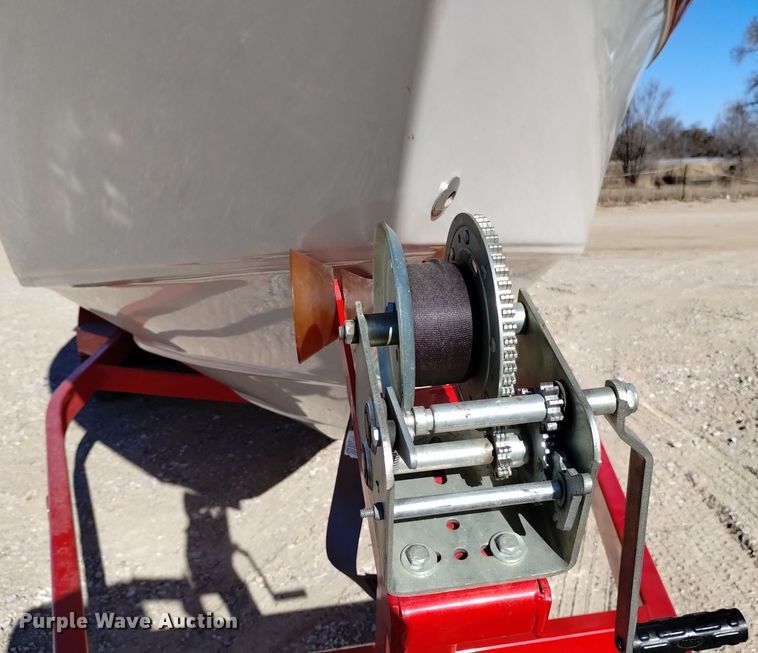 image for item LN9975 2003 Crownline  230BR boat