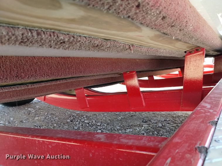 image for item LN9975 2003 Crownline  230BR boat