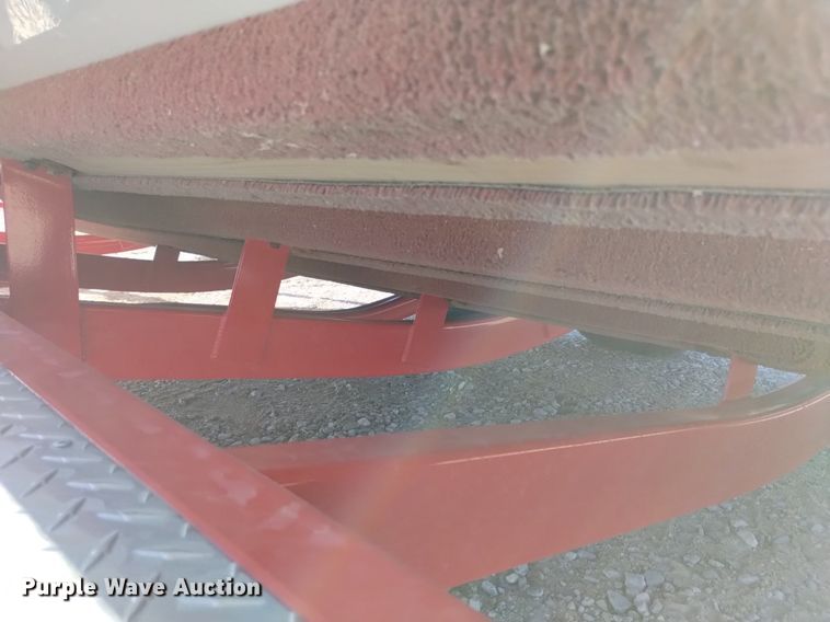 image for item LN9975 2003 Crownline  230BR boat