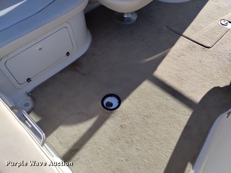 image for item LN9975 2003 Crownline  230BR boat