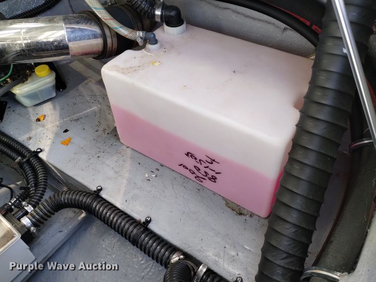 image for item LN9975 2003 Crownline  230BR boat