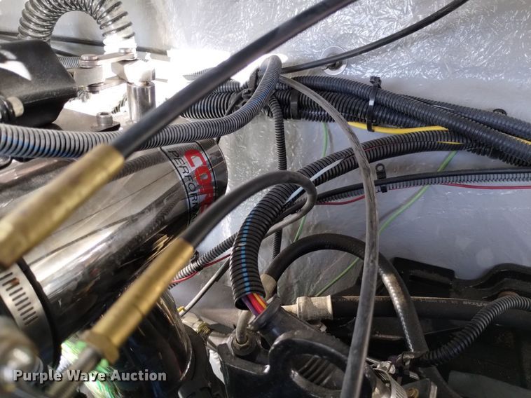 image for item LN9975 2003 Crownline  230BR boat