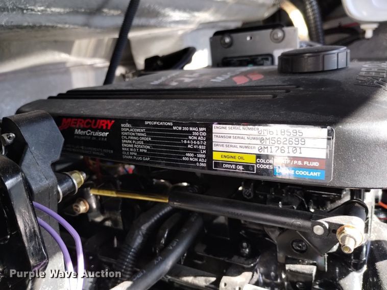 image for item LN9975 2003 Crownline  230BR boat