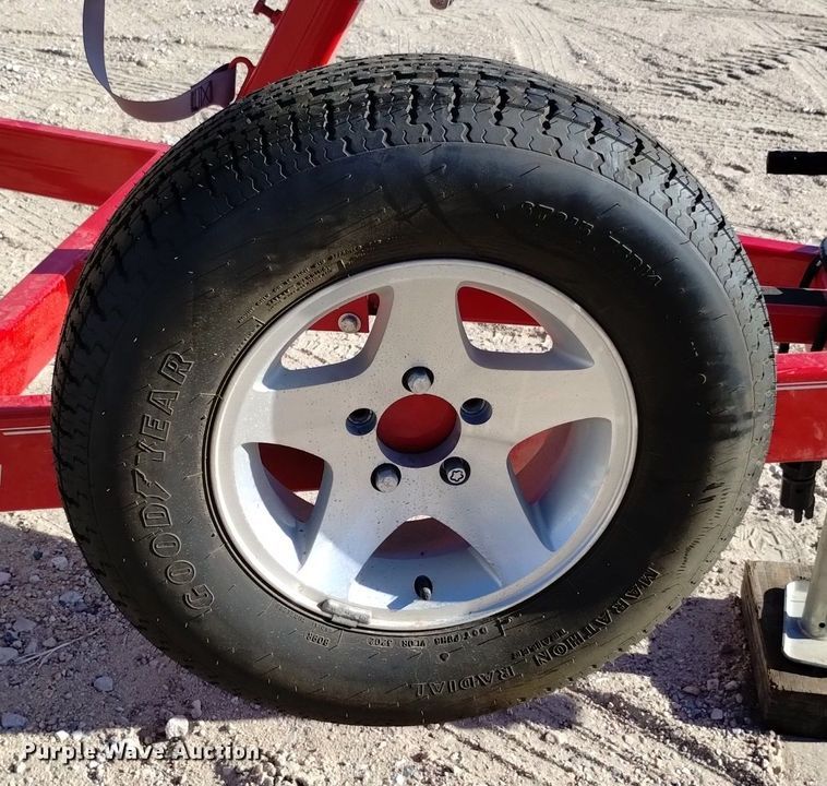 image for item LN9975 2003 Crownline  230BR boat