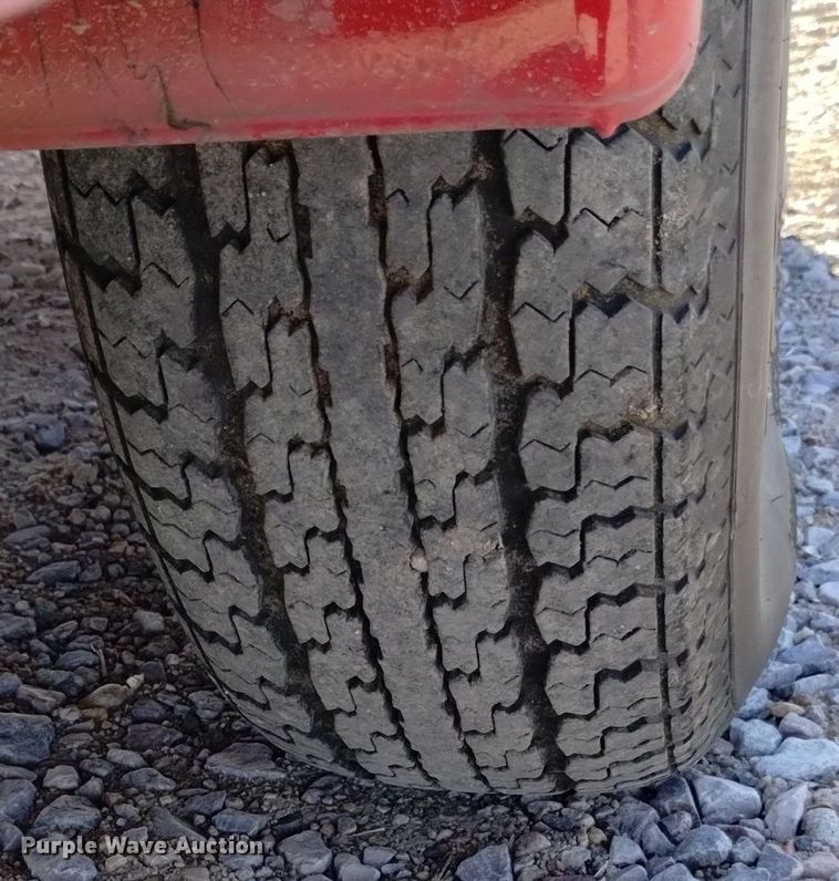 image for item LN9975 2003 Crownline  230BR boat