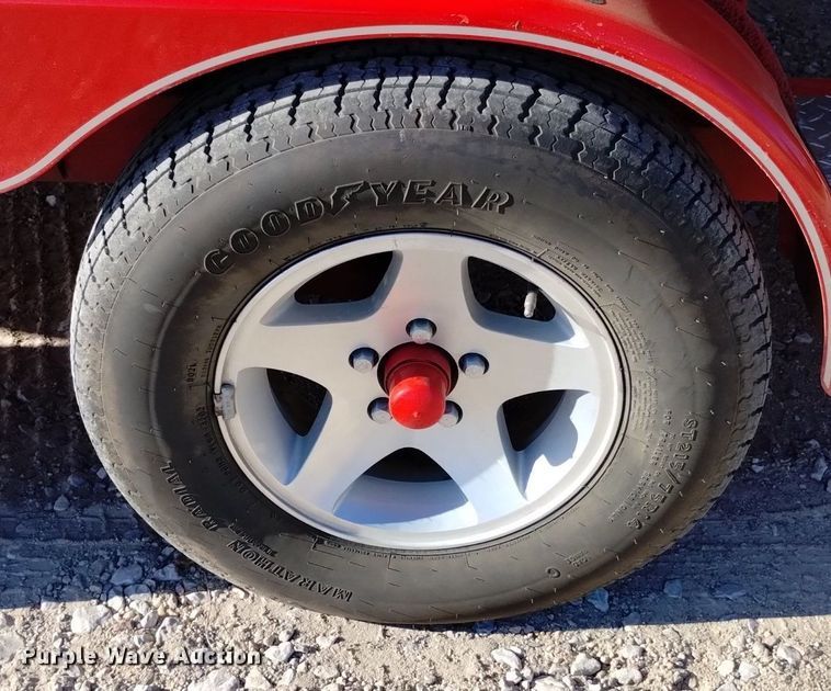 image for item LN9975 2003 Crownline  230BR boat