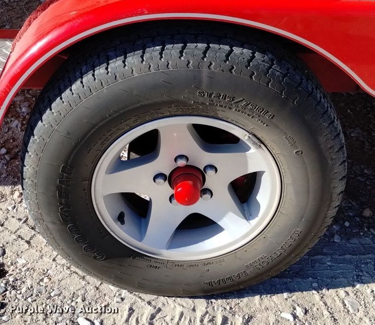 image for item LN9975 2003 Crownline  230BR boat