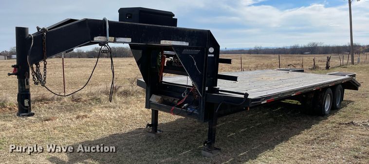 image for item LV9222 2002 Kearney equipment trailer