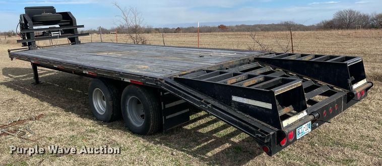 image for item LV9222 2002 Kearney equipment trailer