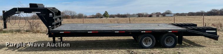image for item LV9222 2002 Kearney equipment trailer
