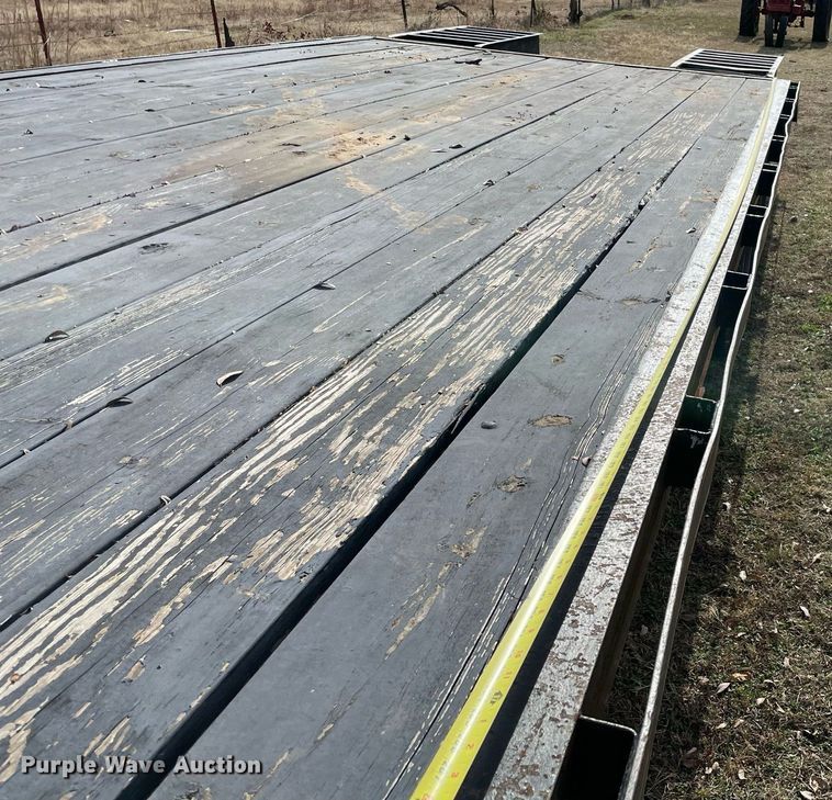 2002 Kearney equipment trailer in Elmore City, OK Item LV9222 for sale Purple Wave