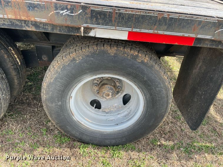 image for item LV9222 2002 Kearney equipment trailer