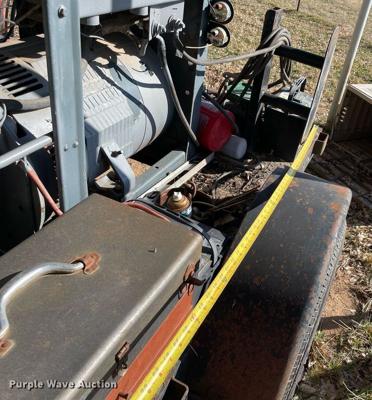 image for item LV9229 Lincoln SA-200 welding trailer