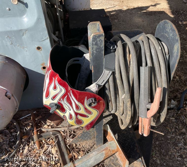 image for item LV9229 Lincoln SA-200 welding trailer