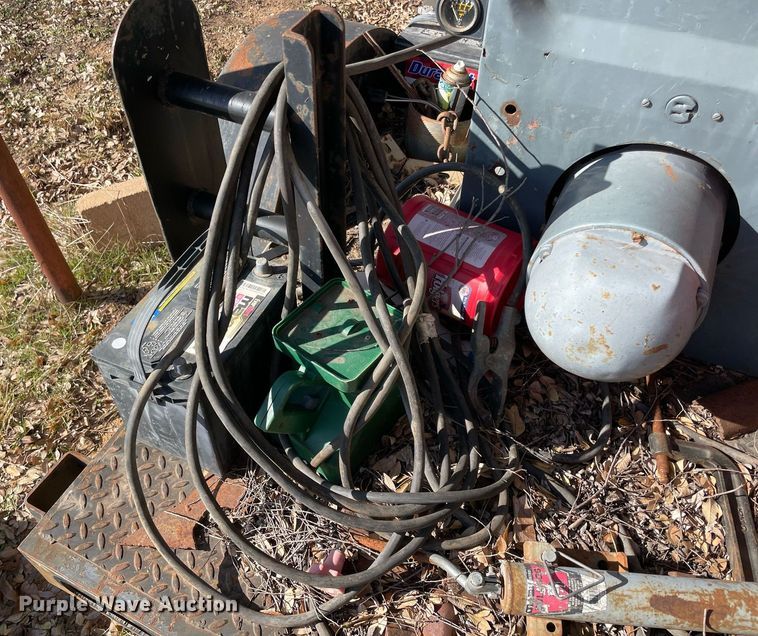 image for item LV9229 Lincoln SA-200 welding trailer