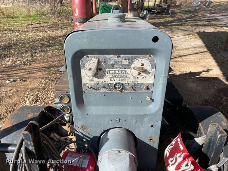 image for item LV9229 Lincoln SA-200 welding trailer