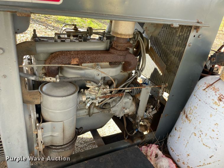 image for item LV9229 Lincoln SA-200 welding trailer