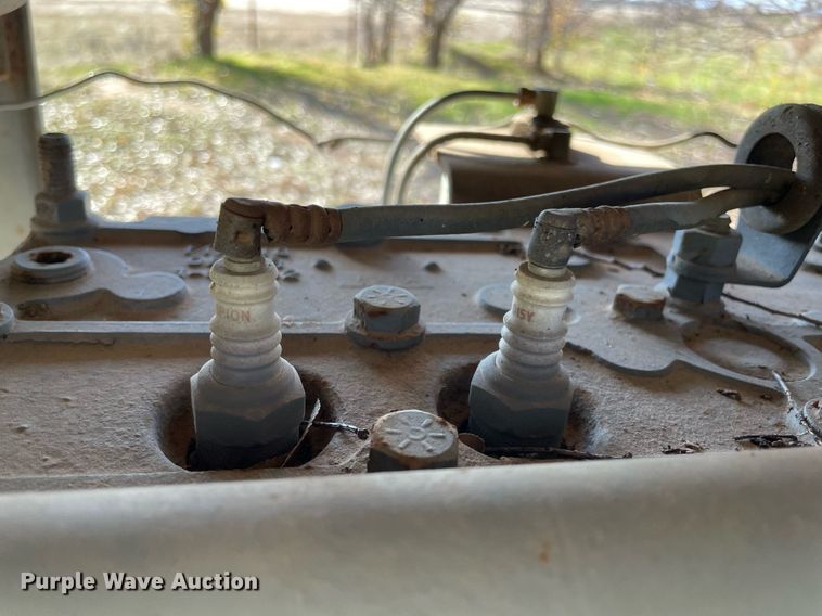 image for item LV9229 Lincoln SA-200 welding trailer