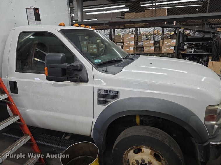 image for item ME9299 2010 Ford F550 Super Duty XLT box truck