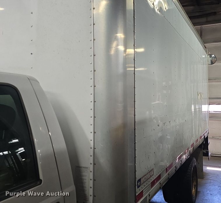image for item ME9299 2010 Ford F550 Super Duty XLT box truck