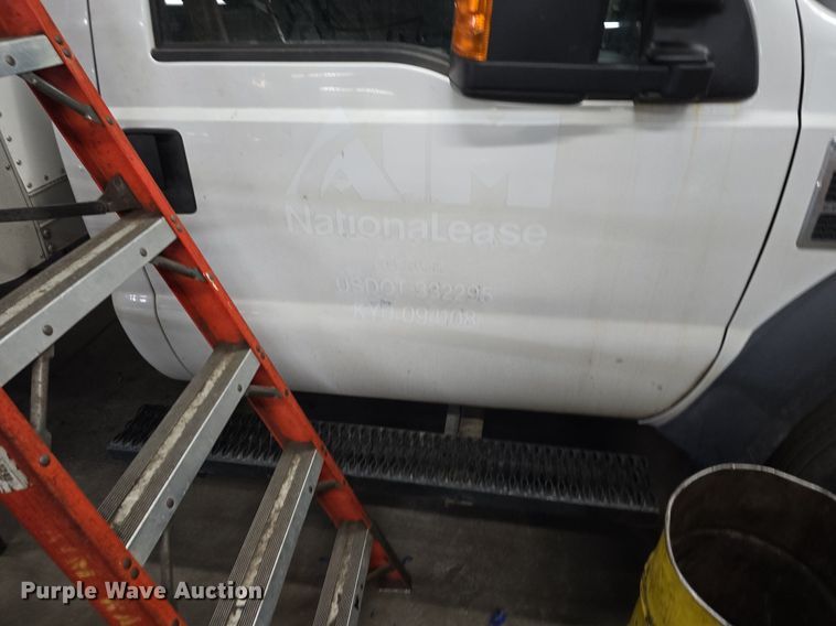 image for item ME9299 2010 Ford F550 Super Duty XLT box truck