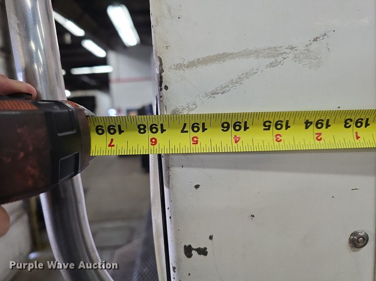 image for item ME9299 2010 Ford F550 Super Duty XLT box truck