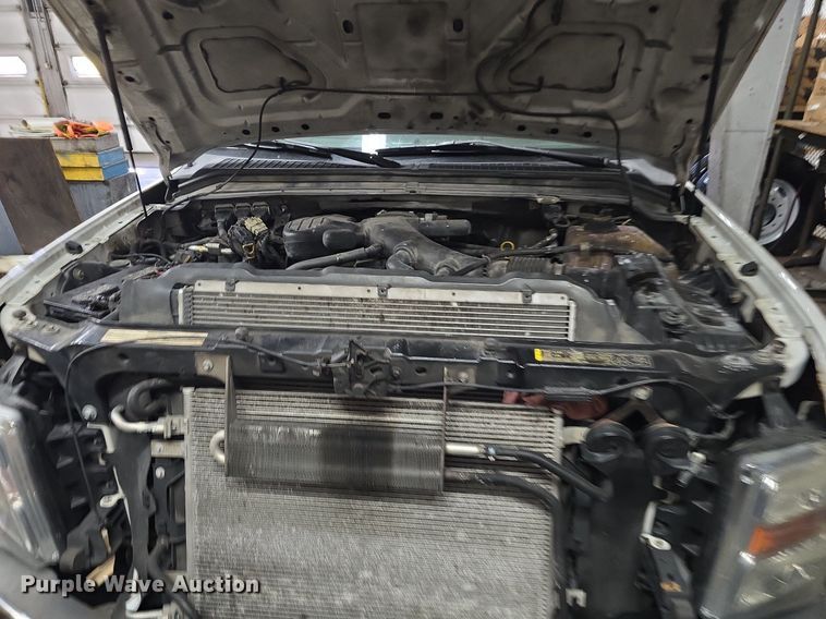 image for item ME9299 2010 Ford F550 Super Duty XLT box truck