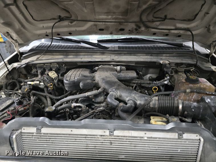 image for item ME9299 2010 Ford F550 Super Duty XLT box truck