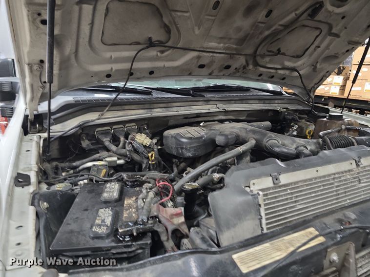 image for item ME9299 2010 Ford F550 Super Duty XLT box truck