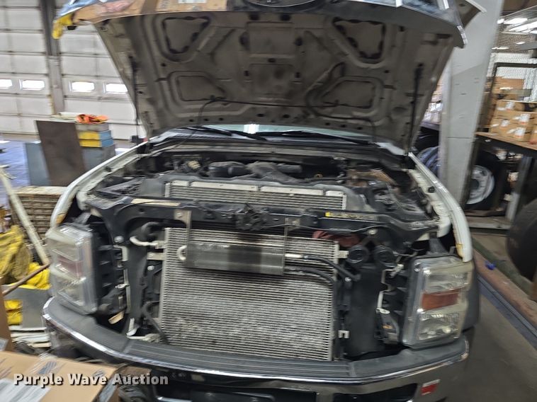 image for item ME9299 2010 Ford F550 Super Duty XLT box truck