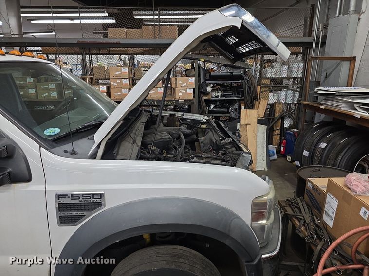 image for item ME9299 2010 Ford F550 Super Duty XLT box truck