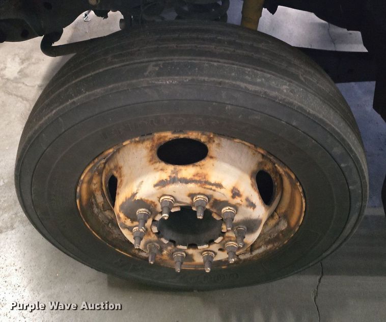 image for item ME9299 2010 Ford F550 Super Duty XLT box truck