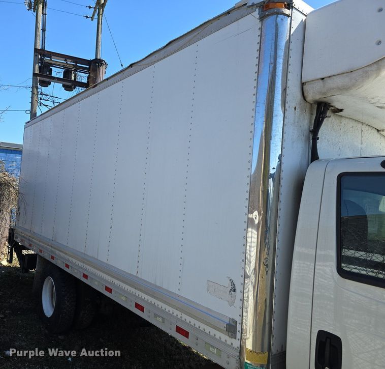 image for item ME9300 2018 International  4300 refrigerated truck