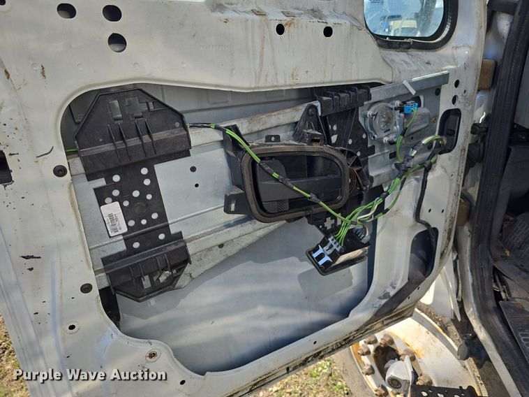 image for item ME9300 2018 International  4300 refrigerated truck