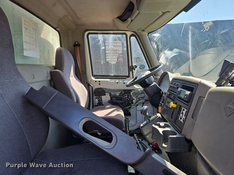 image for item ME9300 2018 International  4300 refrigerated truck