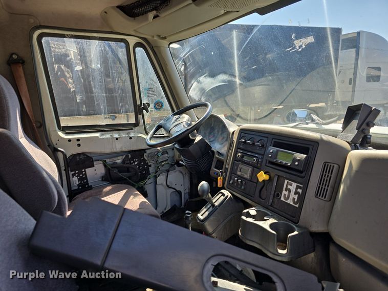 image for item ME9300 2018 International  4300 refrigerated truck