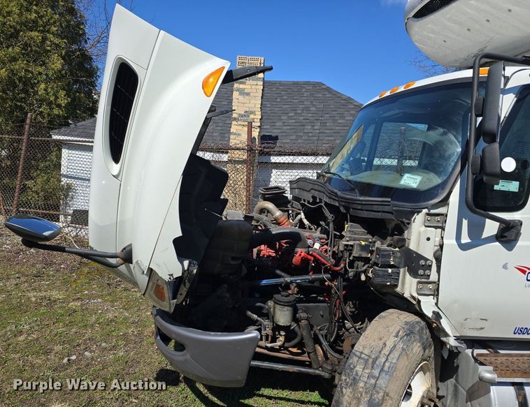 image for item ME9300 2018 International  4300 refrigerated truck